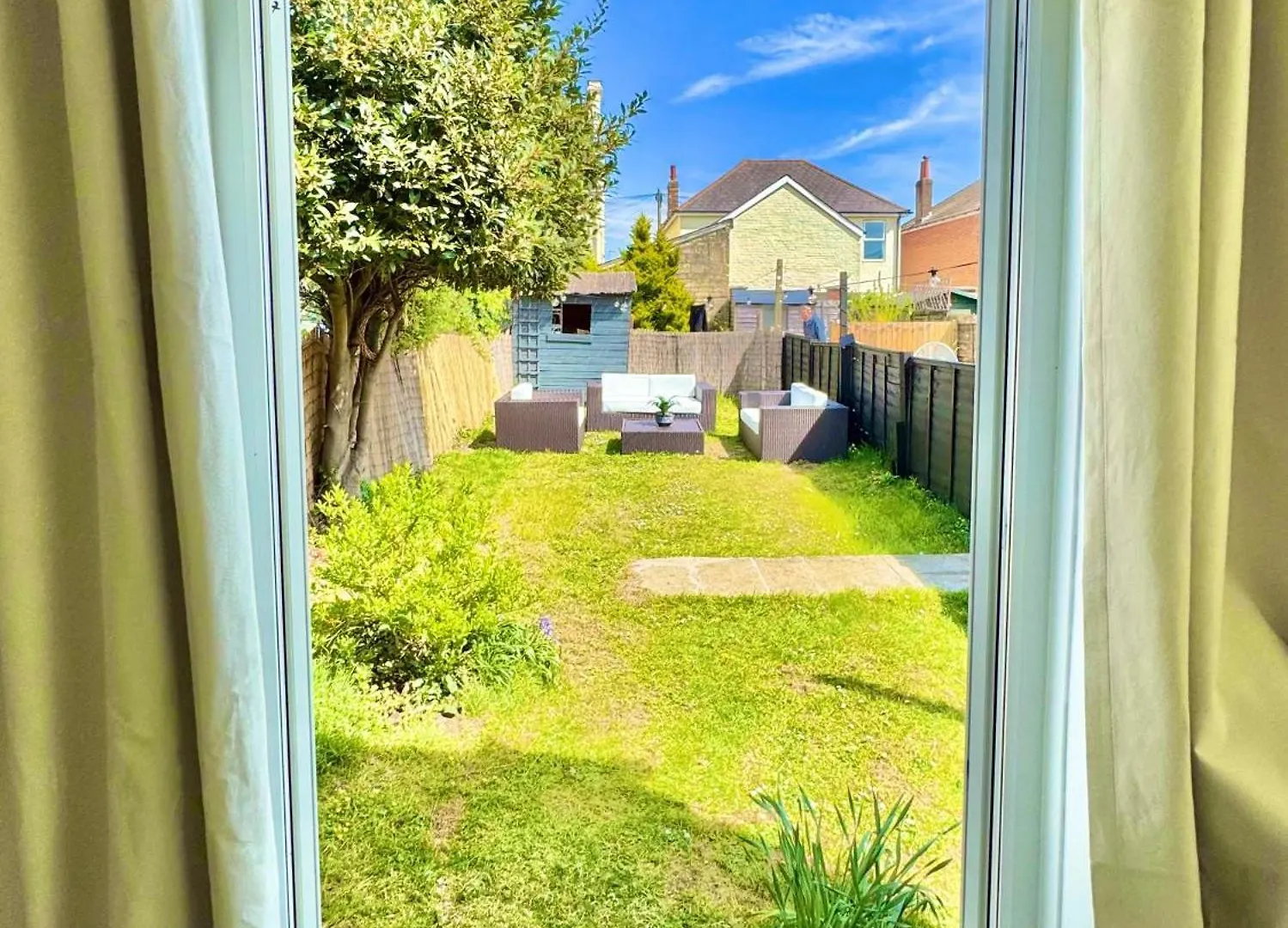 Apartment Bright 3 Bed Beach Escape With Garden And Parking - Two Bathrooms - Wifi - Close To Town And Beach! Bournemouth United Kingdom